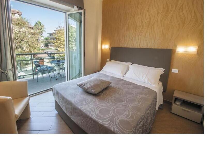 标准间, Porto Di Claudio