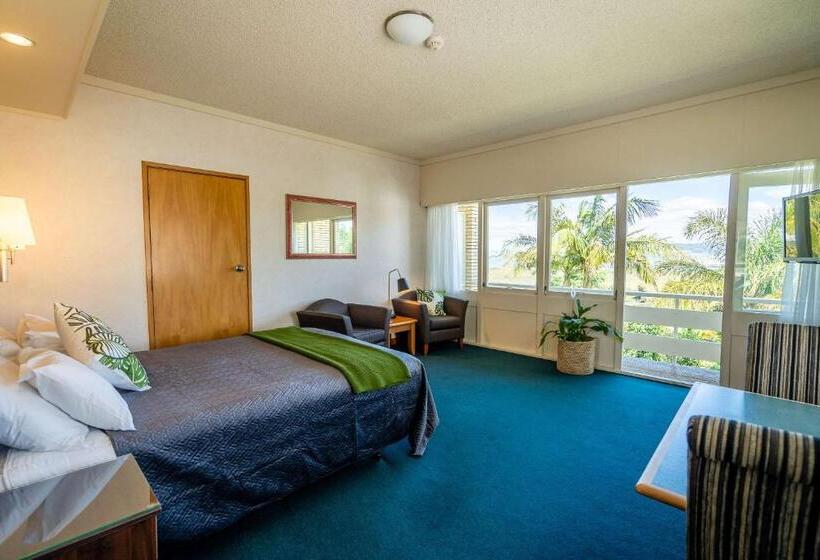 스탠다드 스튜디오, Comfort Hotel Flames Whangarei