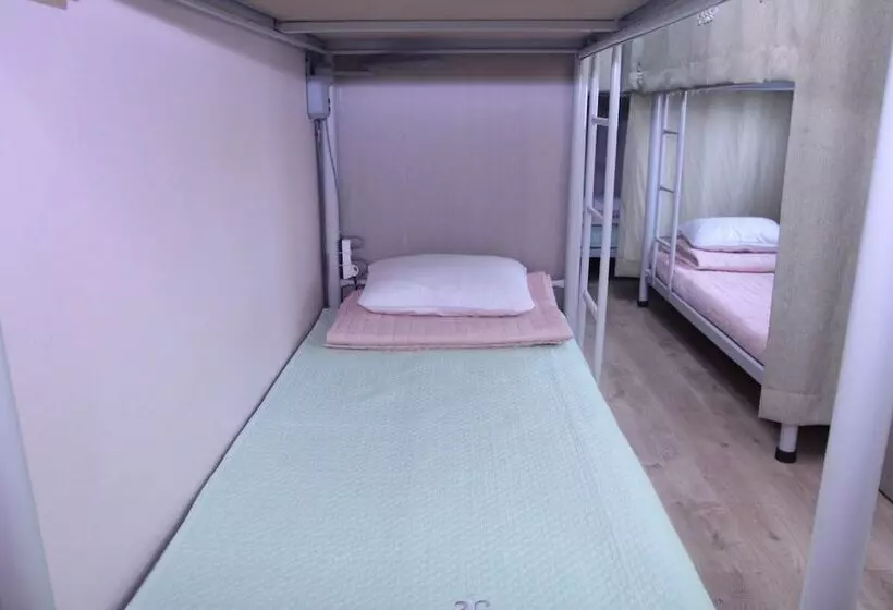 Vuode Makuusalissa, Hostel Dahyun