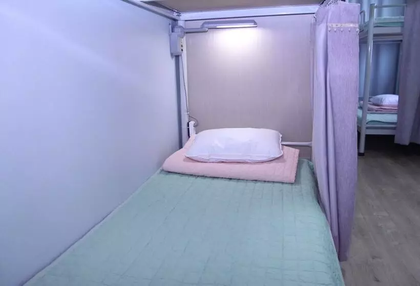 Vuode Makuusalissa, Hostel Dahyun