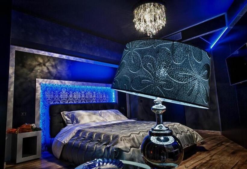 سوئیت با وان آب گرم, Angioino & Spa