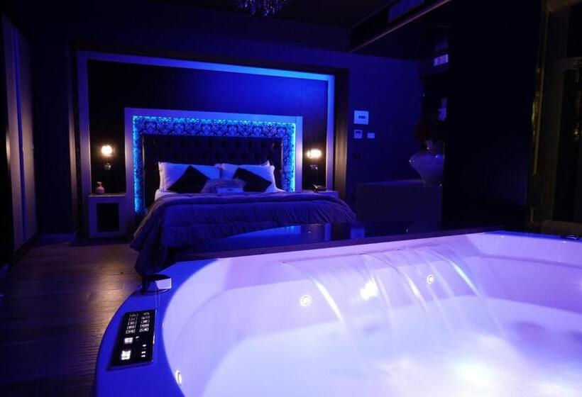 سوئیت با وان آب گرم, Angioino & Spa