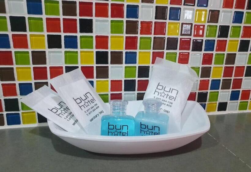 חדר דחוקס עם מיטת קינג, Bun