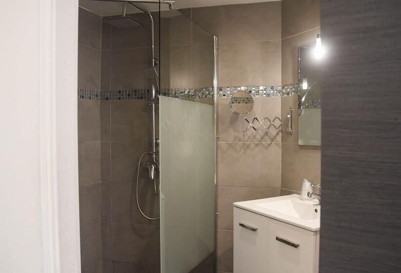 غرفة قياسية ثلاثية, Du Palais Bastia Centre