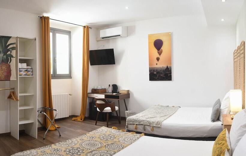 غرفة قياسية رباعية, Du Palais Bastia Centre