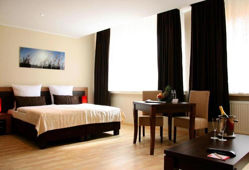 Standard Stúdió Szoba, Home