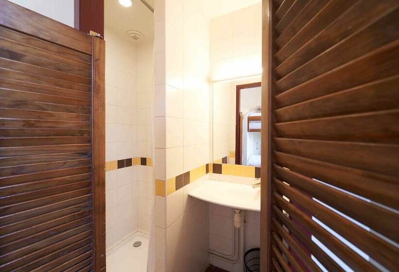 اتاق استاندارد یک نفره, Mije Marais Hostel