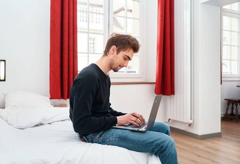 اتاق استاندارد یک نفره, Mije Marais Hostel