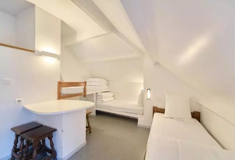 ルームシェアのワンベッド, Mije Marais Hostel