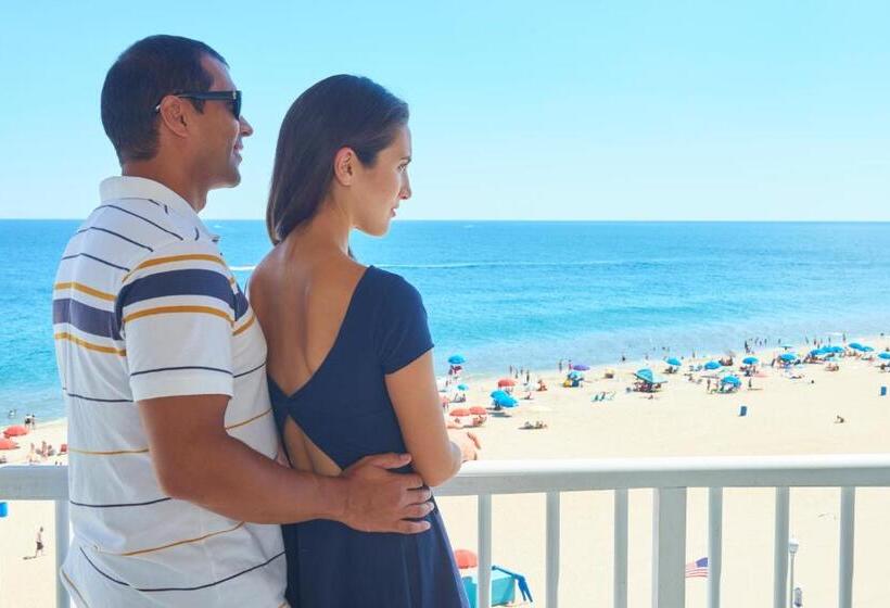 オーシャンビュースイート, Commander Hotel & Suites