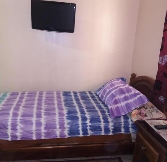 اتاق استاندارد سه نفره, Aswan