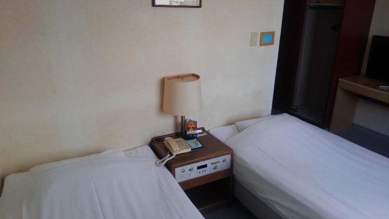 キングサイズベッドのスイートルーム, Commander Hotel & Suites