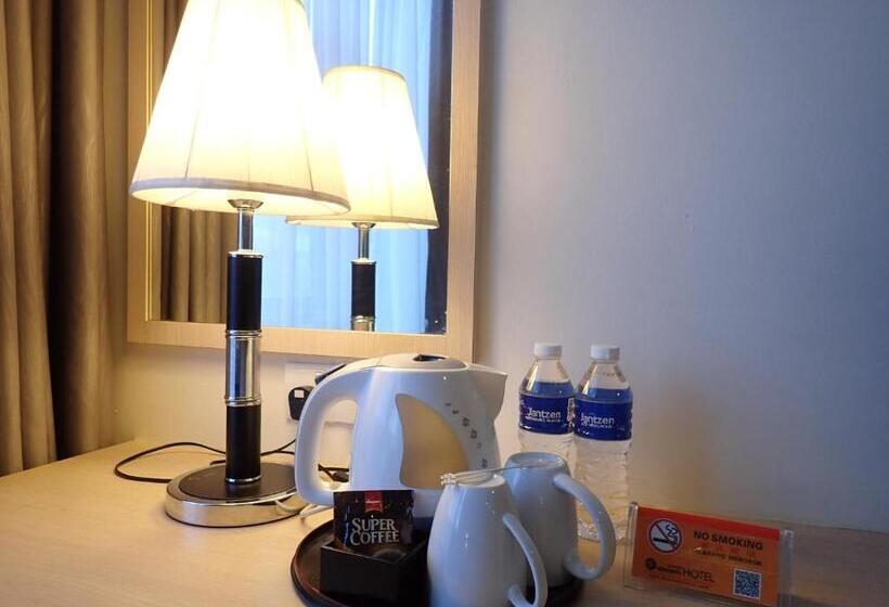 اتاق اجرایی با تخت بزرگ, De Elements Business Hotel Kuala Lumpur