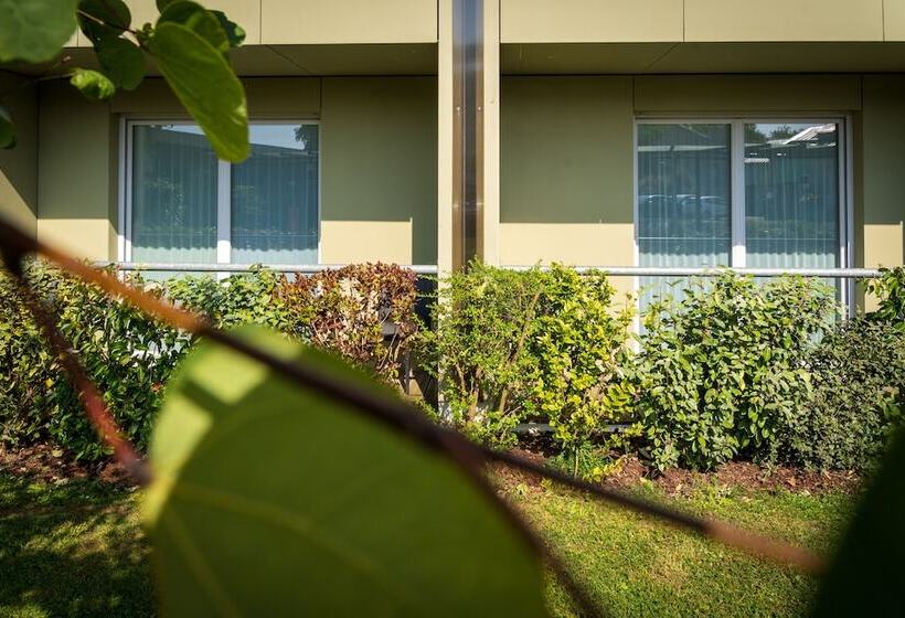 Номер Deluxe, Libera Caen Colombelles