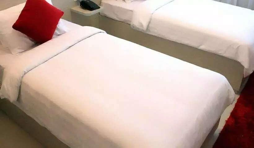 デラックスルーム, Marina Mamberamo