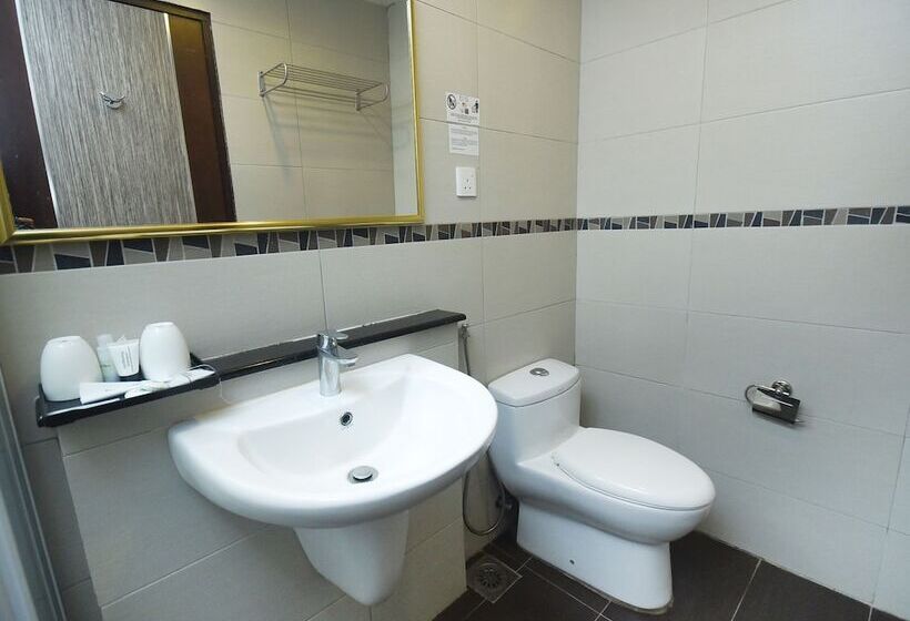 غرفة ديلوكس, Nur Miri