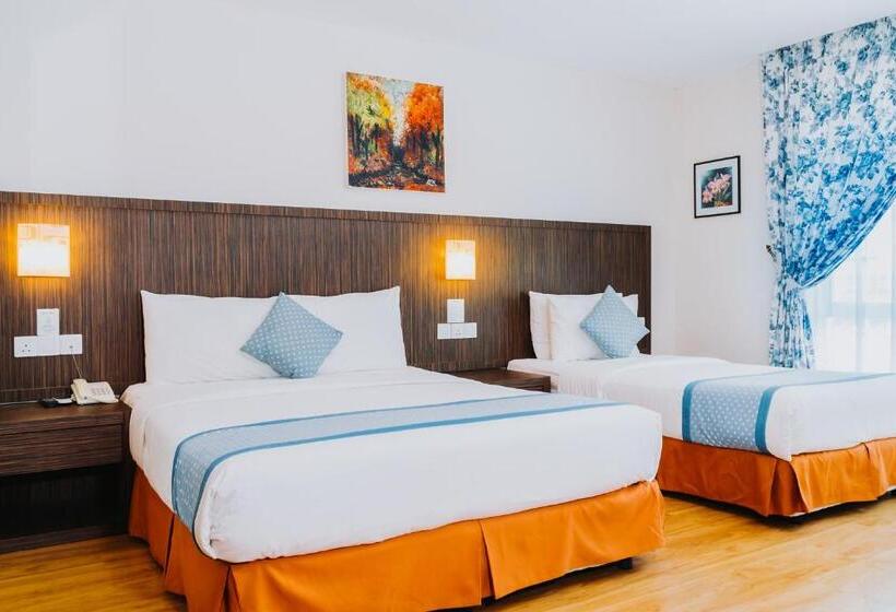 غرفة عائلية, Nur Miri