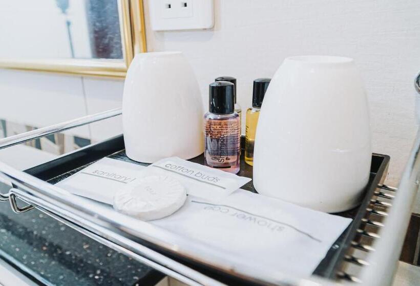 جناح جونيور, Nur Miri