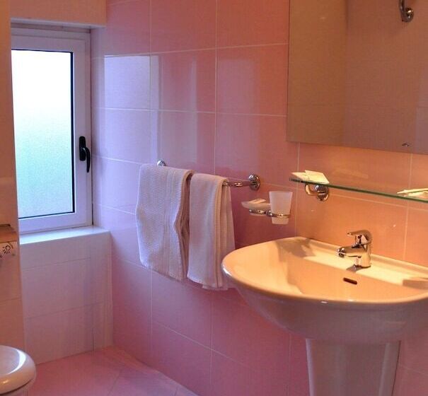 Comfort Kolmen Hengen Huone, Riviera Spineta