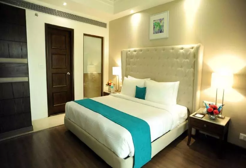 キングサイズベッドのデラックスルーム, Sarovar Portico Jalandhar