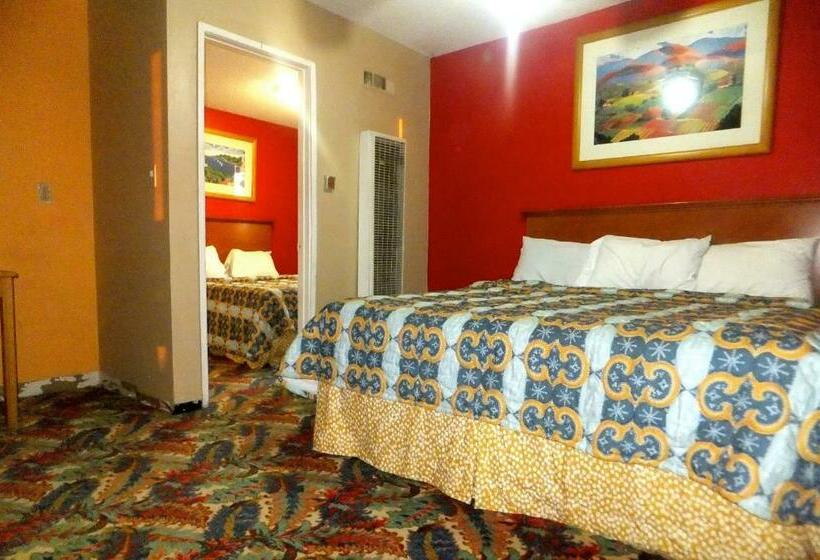 Номер Стандарт 2 Двуспальные Кровати, Long Beach Motel