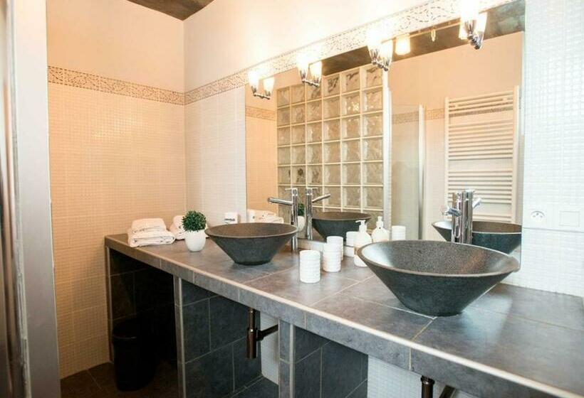 Люкс, Le Clos Marie