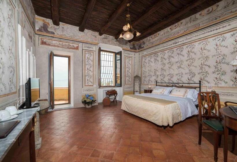 Номер Стандарт с Балконом, Palazzo Suriano Heritage
