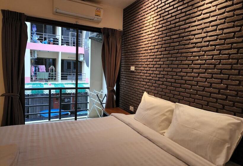 Cameră Deluxe, Dfeel House