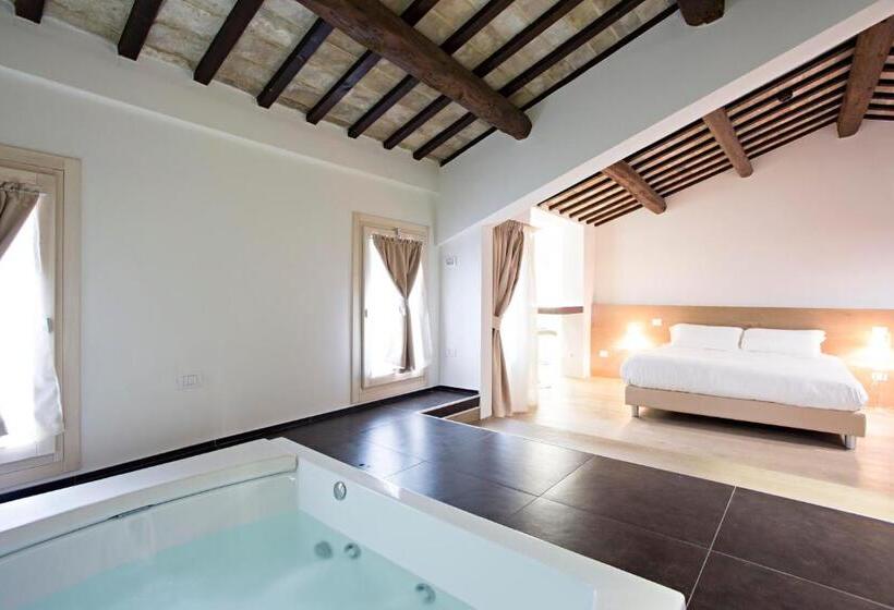 سوئیت با وان آب گرم, Borgoleoni 18 Room And Breakfast