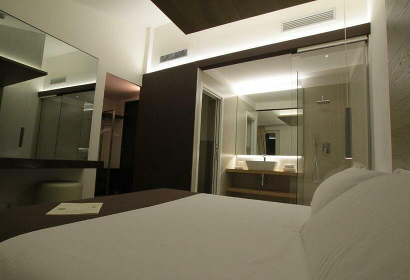 اتاق لوکس, Borgoleoni 18 Room And Breakfast