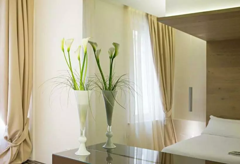 اتاق لوکس, Borgoleoni 18  Room And Breakfast