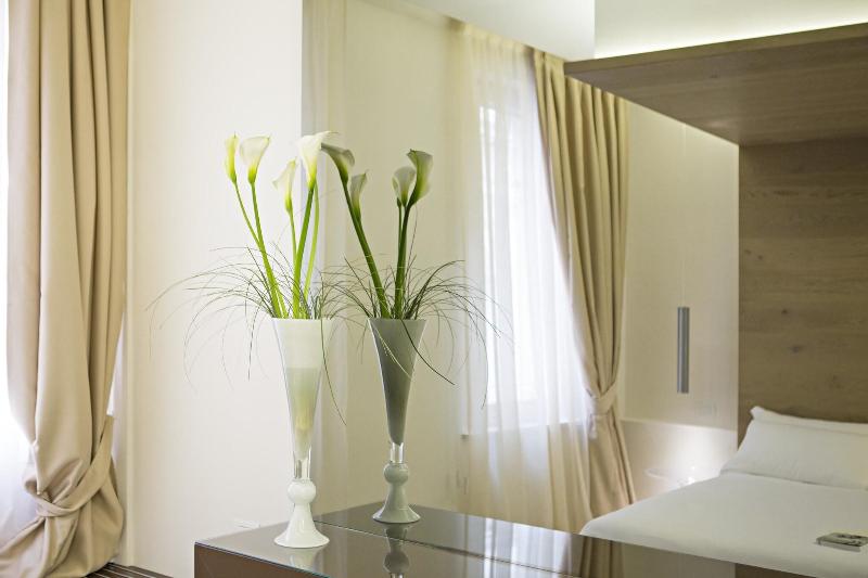 اتاق لوکس, Borgoleoni 18 Room And Breakfast