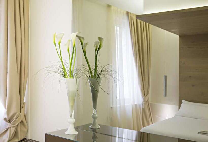 اتاق لوکس, Borgoleoni 18 Room And Breakfast