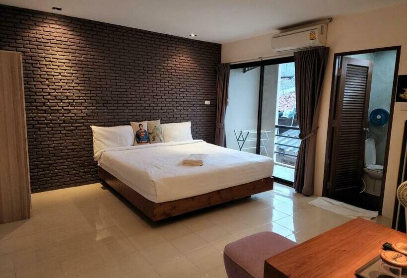 수피리어 룸, Dfeel House