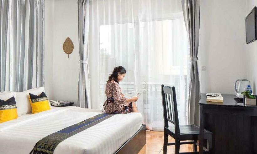 اتاق استاندارد با چشم‌انداز استخر, Golden Orchid Angkor