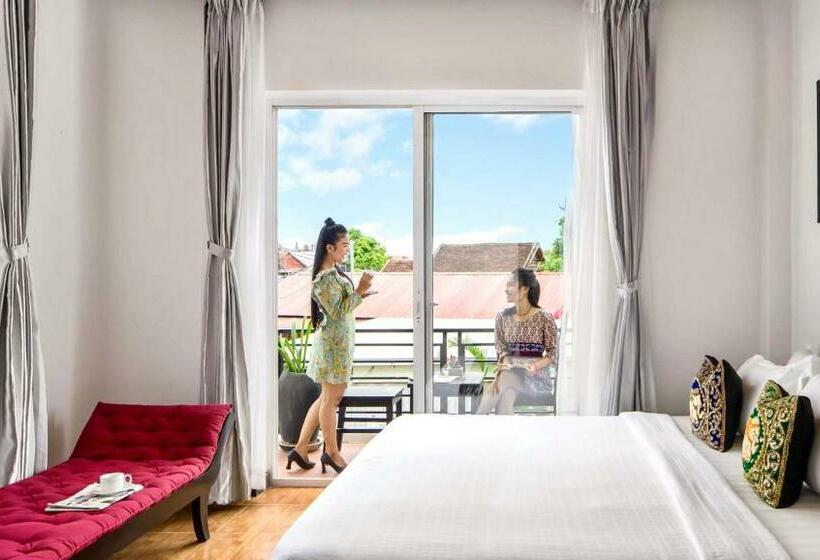 اتاق استاندارد با چشم‌انداز استخر, Golden Orchid Angkor