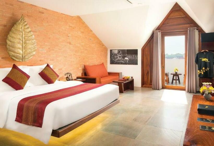 سوییت لوکس, Golden Temple Residence