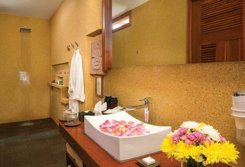 Deluxe Suite King Bed, Golden Temple Residence