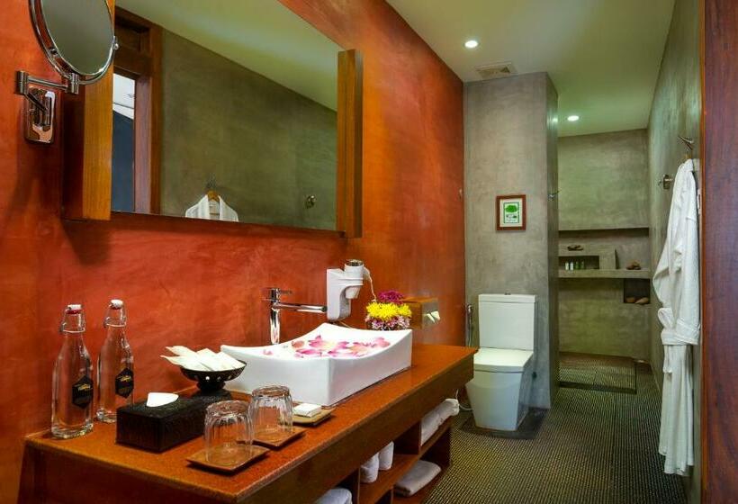 Deluxe Suite King Bed, Golden Temple Residence