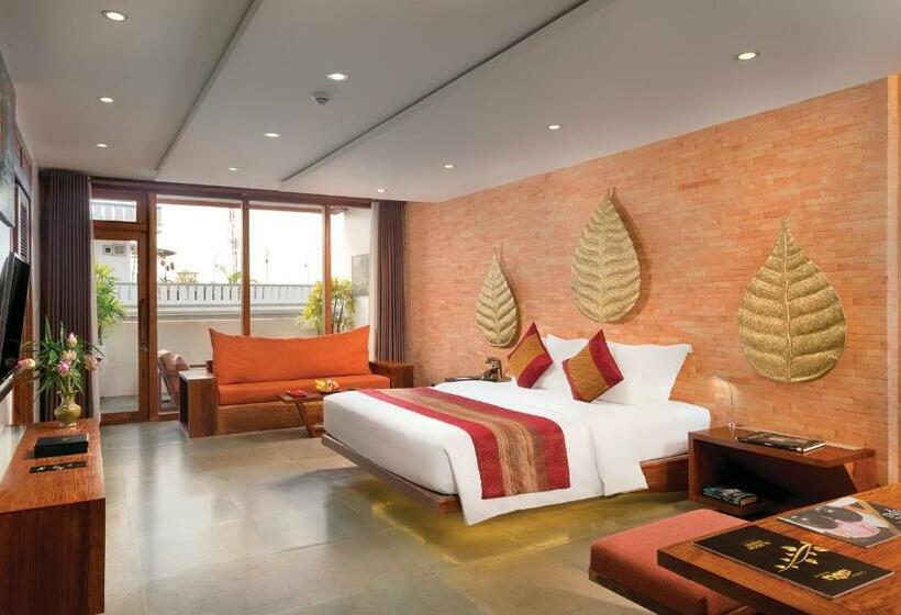 Deluxe Suite King Bed, Golden Temple Residence