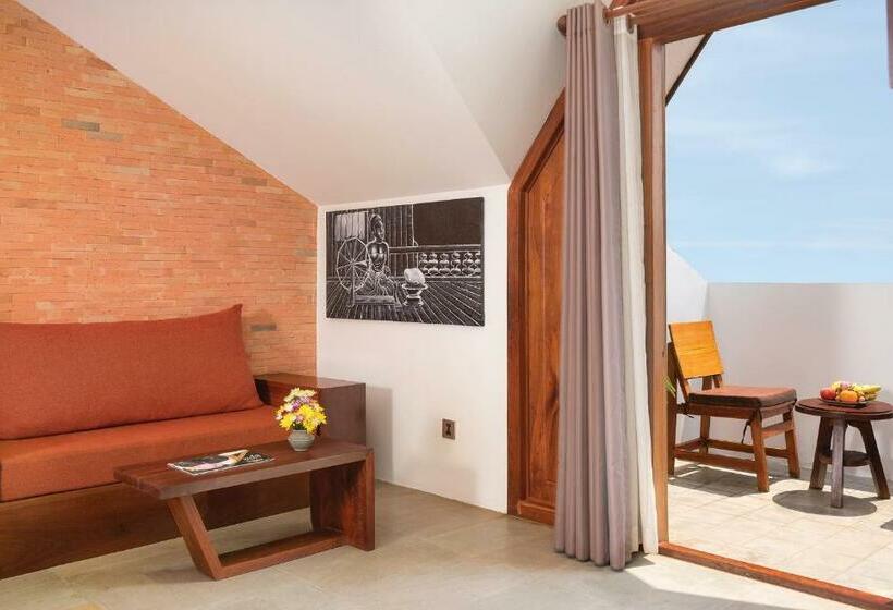 سوییت لوکس, Golden Temple Residence