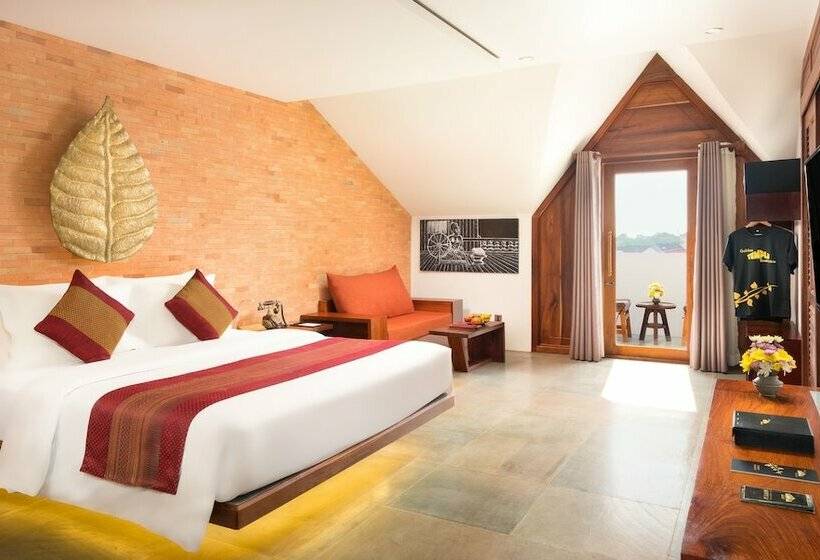 سوییت لوکس, Golden Temple Residence