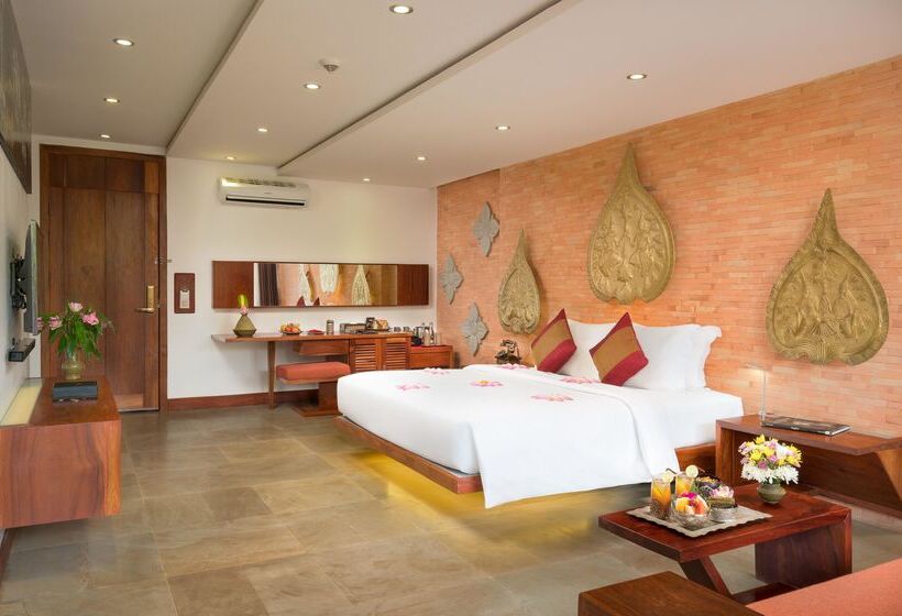 Deluxe Suite King Bed, Golden Temple Residence