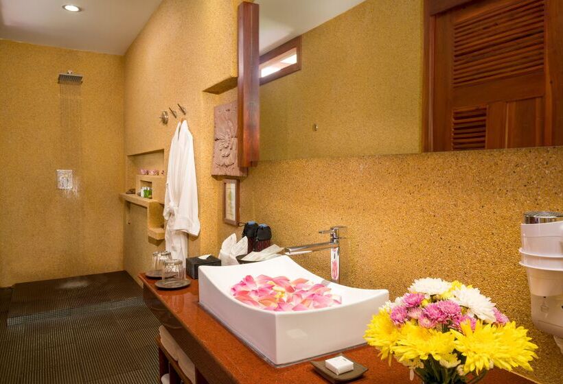 Deluxe Suite King Bed, Golden Temple Residence