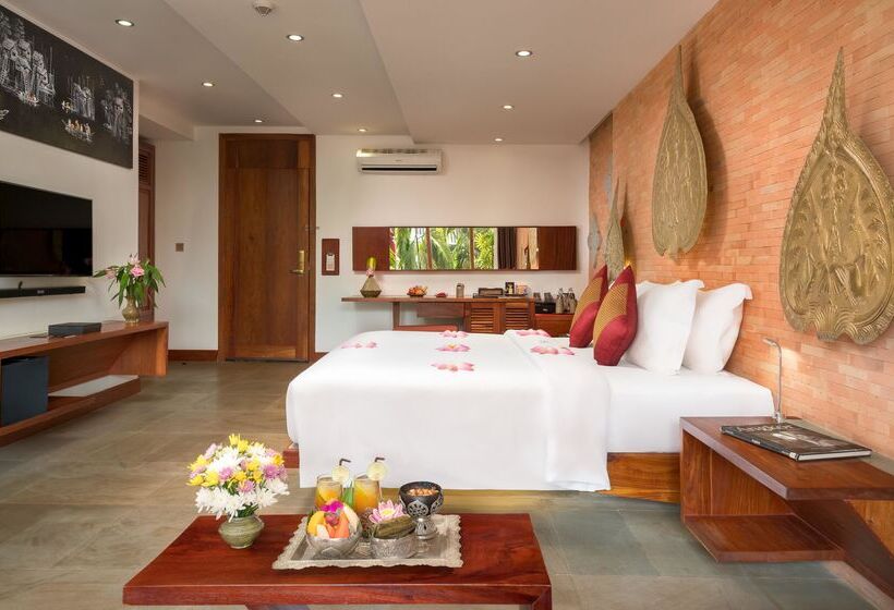 Deluxe Suite King Bed, Golden Temple Residence