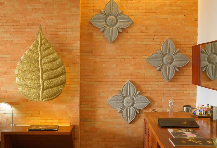 Deluxe Suite King Bed, Golden Temple Residence