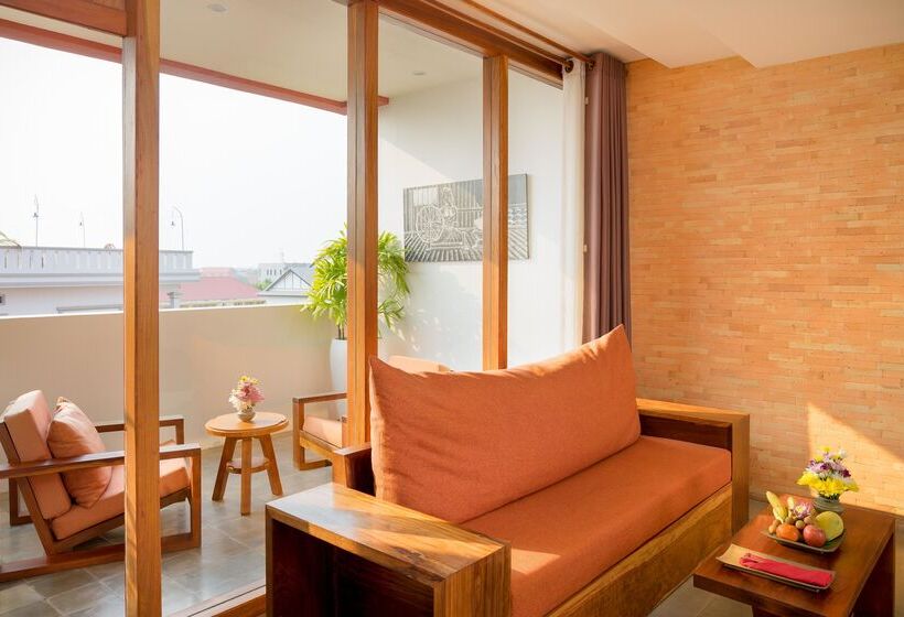 Deluxe Suite King Bed, Golden Temple Residence