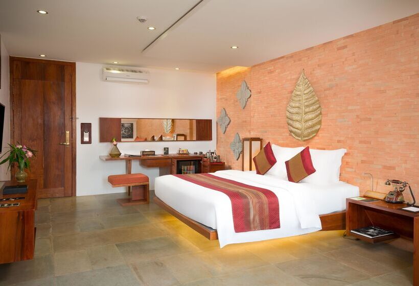 سوییت لوکس, Golden Temple Residence