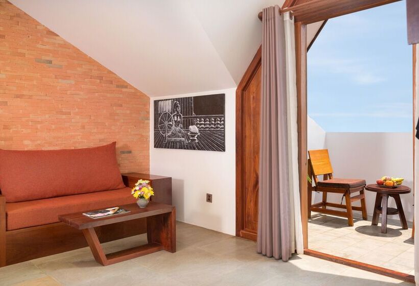 سوییت لوکس, Golden Temple Residence