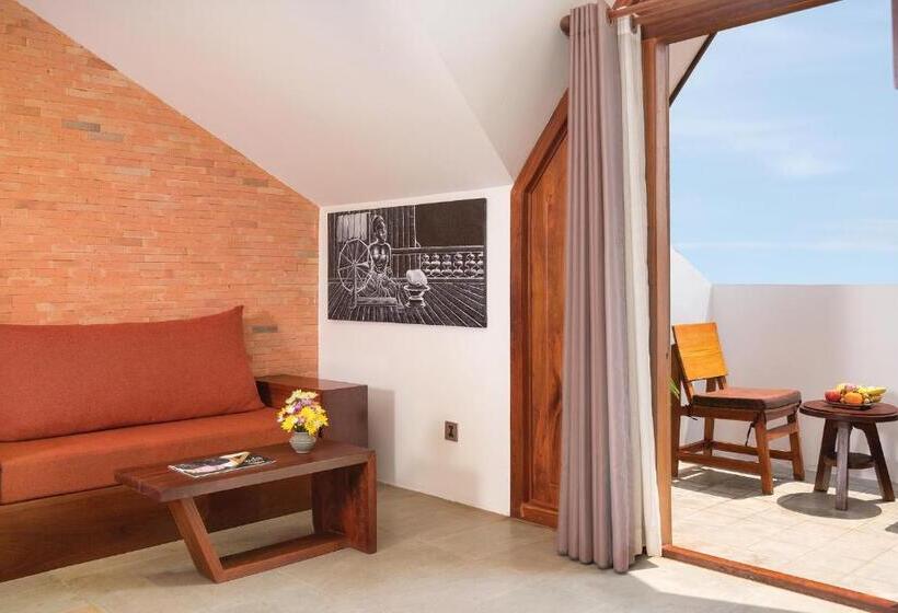 سوییت لوکس, Golden Temple Residence